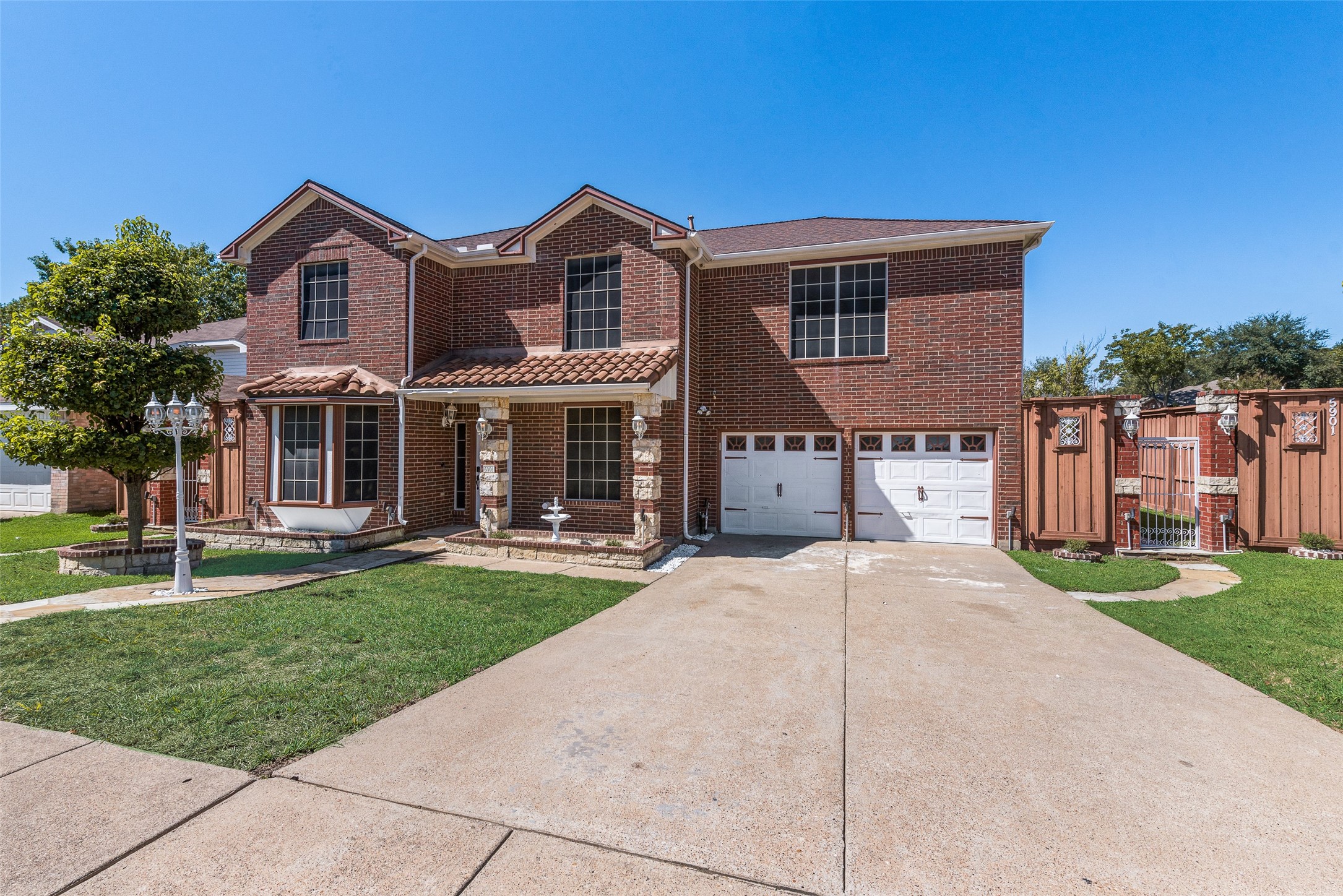 5901 Sasaki Way Garland TX 75043