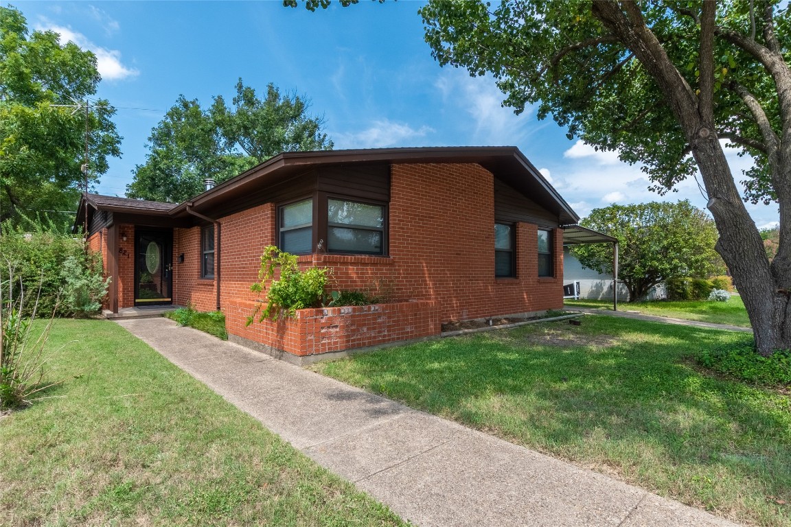 9821 Ash Creek Drive Dallas TX 75228