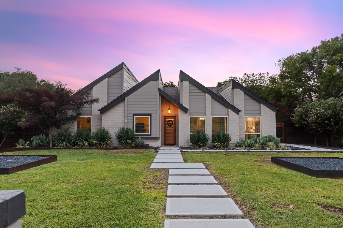 2004 Aspen Drive Lewisville TX 75077