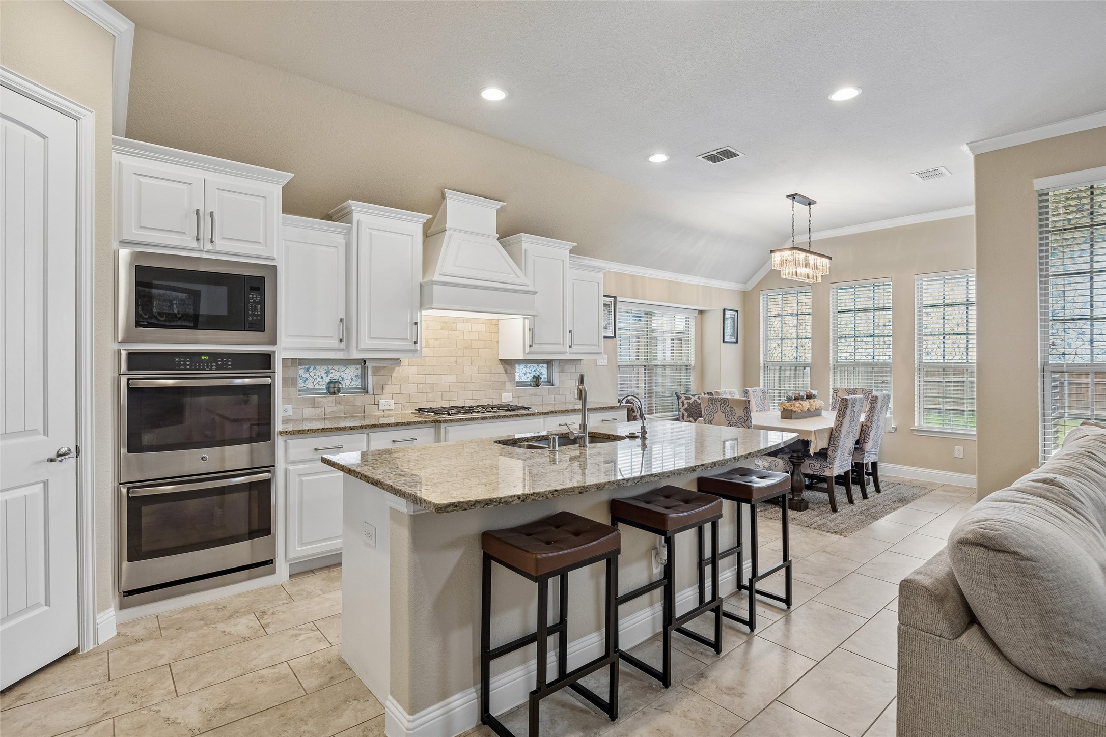 804 Duckett Drive Euless TX 76039