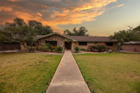 5122 Meadowbrook Drive Greenville TX 75402