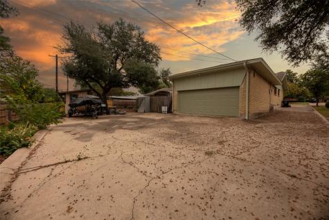 5122 Meadowbrook Drive Greenville TX 75402