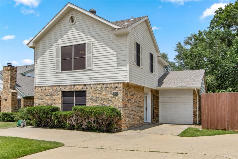 2304 Oakcrest Drive Garland TX 75044