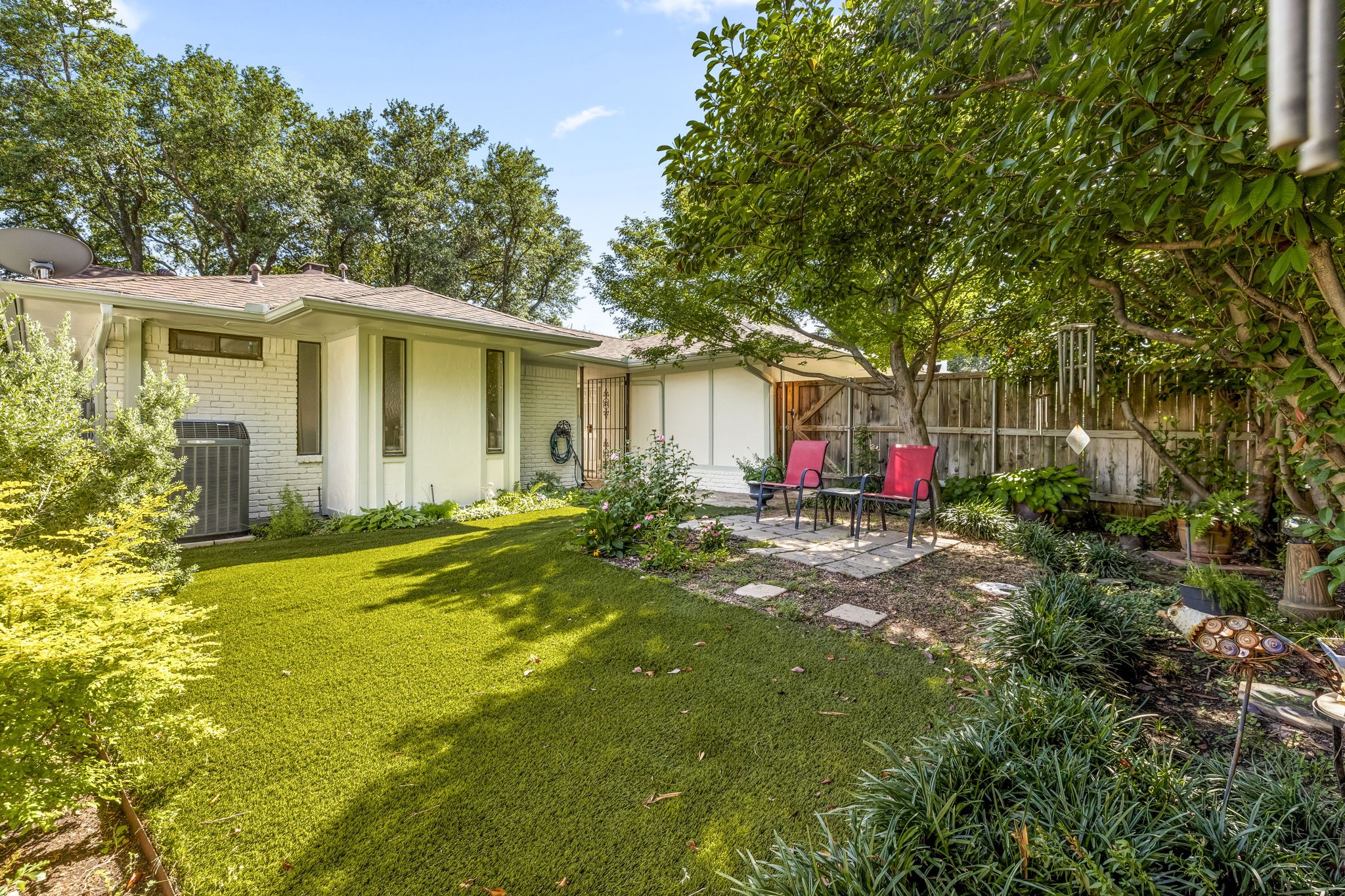 9519 Robin Meadow Drive Dallas TX 75243