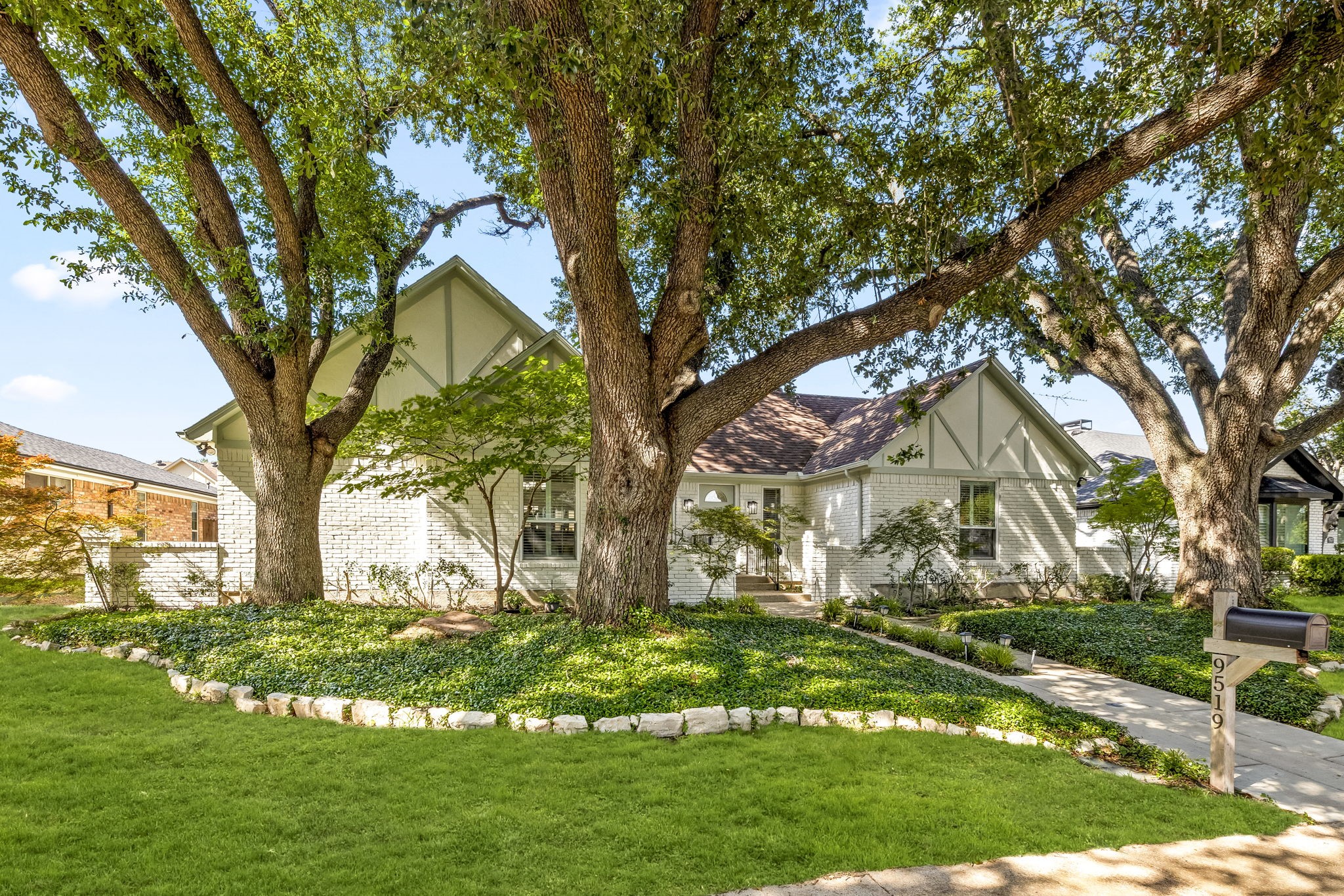 9519 Robin Meadow Drive Dallas TX 75243