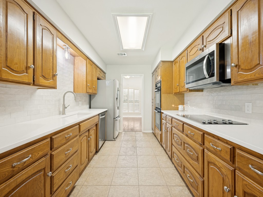 437 Heneretta Drive Hurst TX 76054