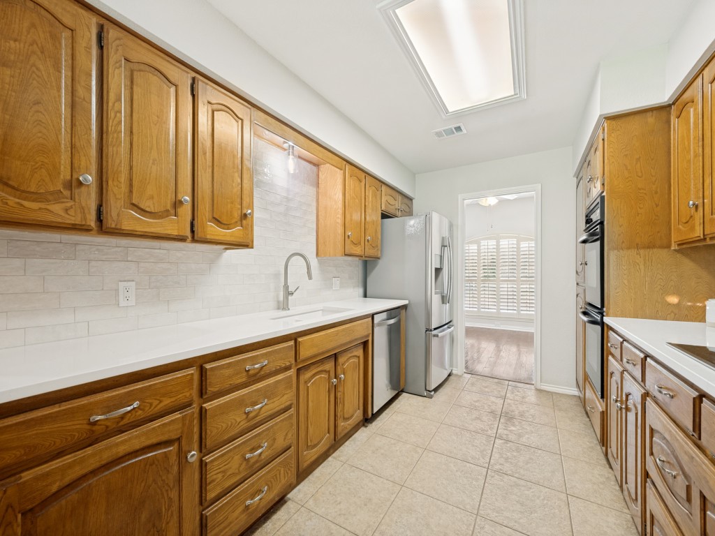 437 Heneretta Drive Hurst TX 76054