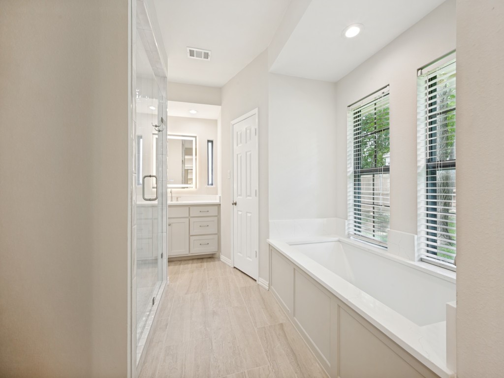 437 Heneretta Drive Hurst TX 76054