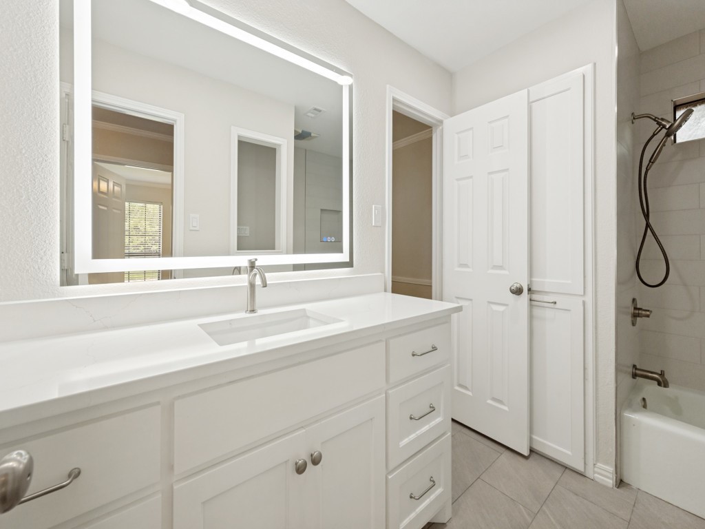437 Heneretta Drive Hurst TX 76054