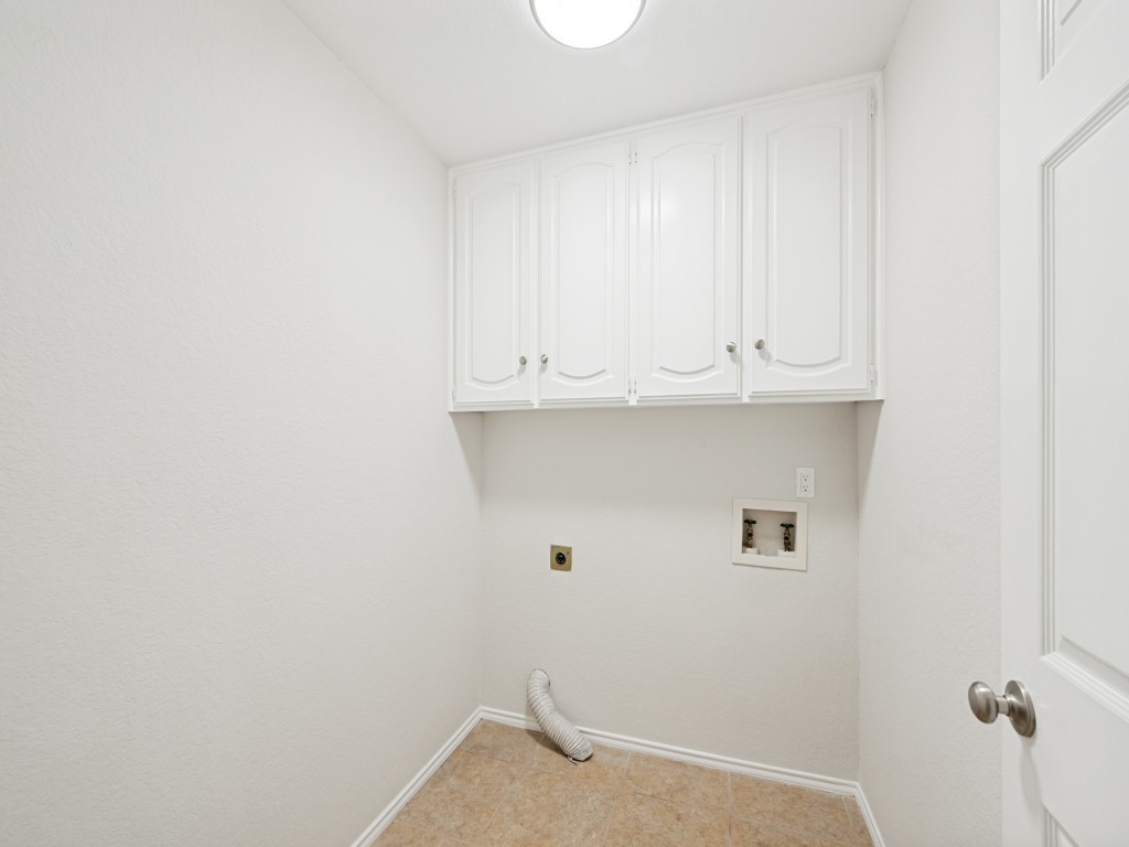 437 Heneretta Drive Hurst TX 76054