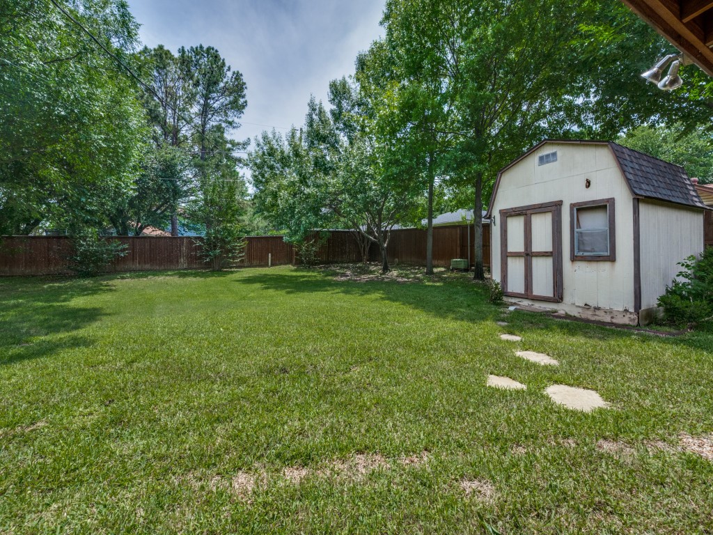 437 Heneretta Drive Hurst TX 76054