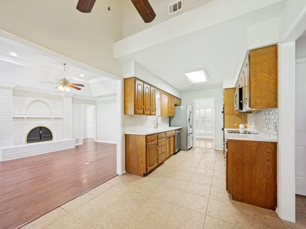 437 Heneretta Drive Hurst TX 76054