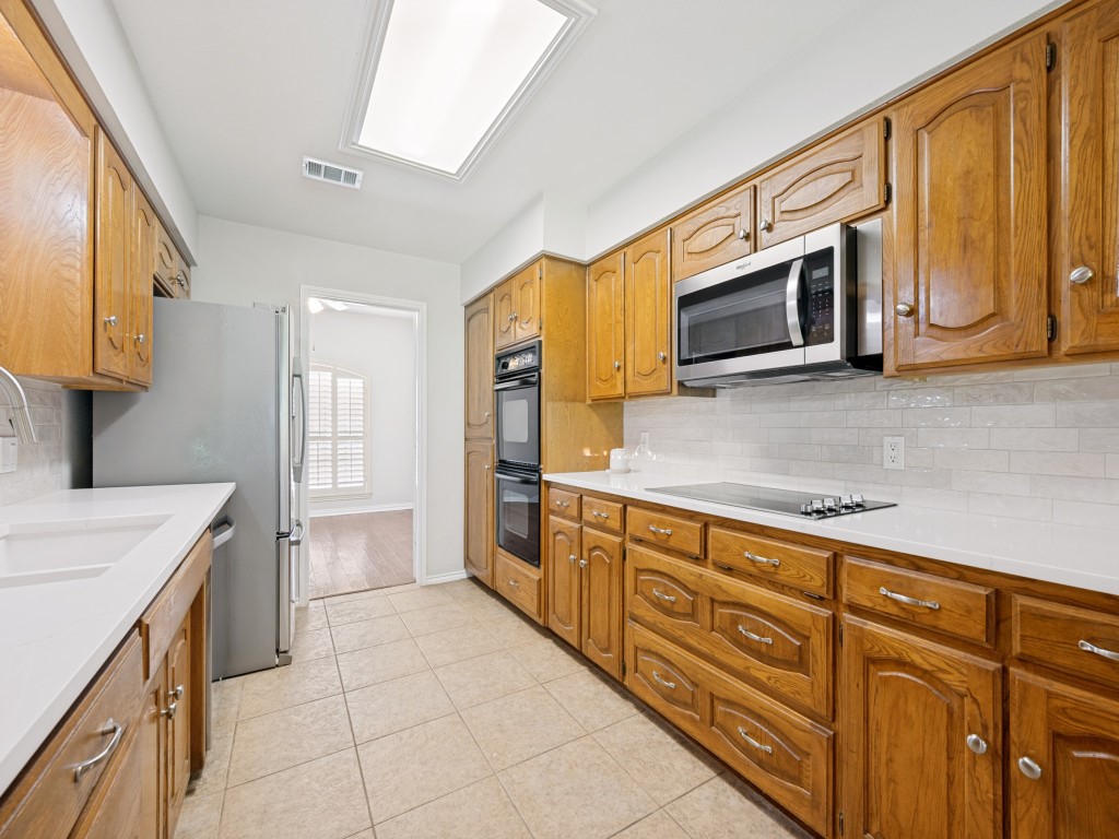 437 Heneretta Drive Hurst TX 76054