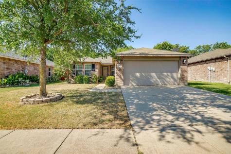 1343 Hillside Drive Burleson TX 76028