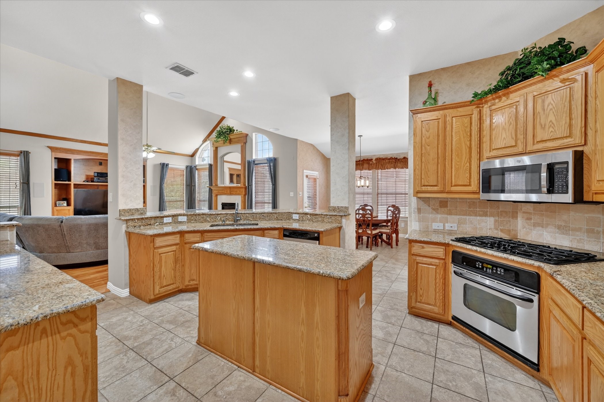 656 Links View Court Grand Prairie TX 75052