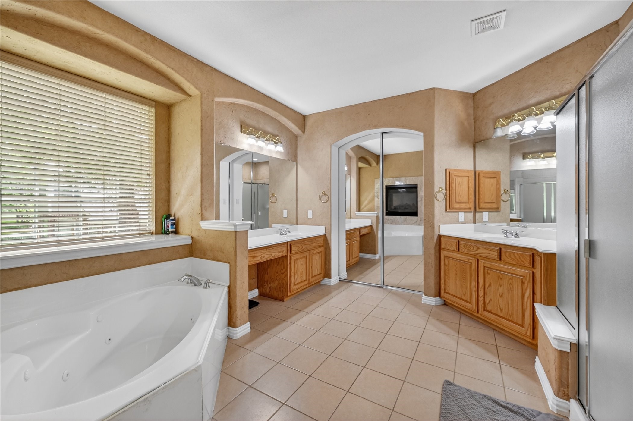 656 Links View Court Grand Prairie TX 75052