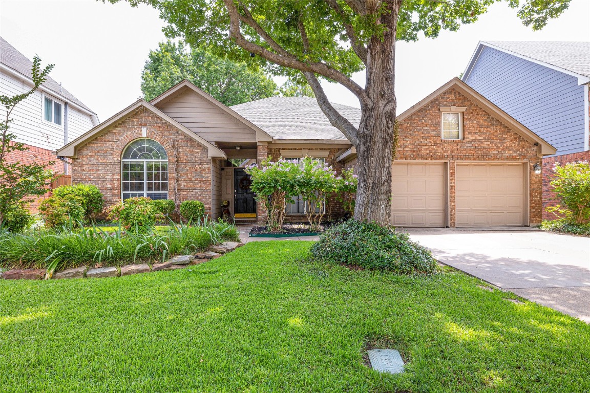 2202 S Branch Drive Arlington TX 76001