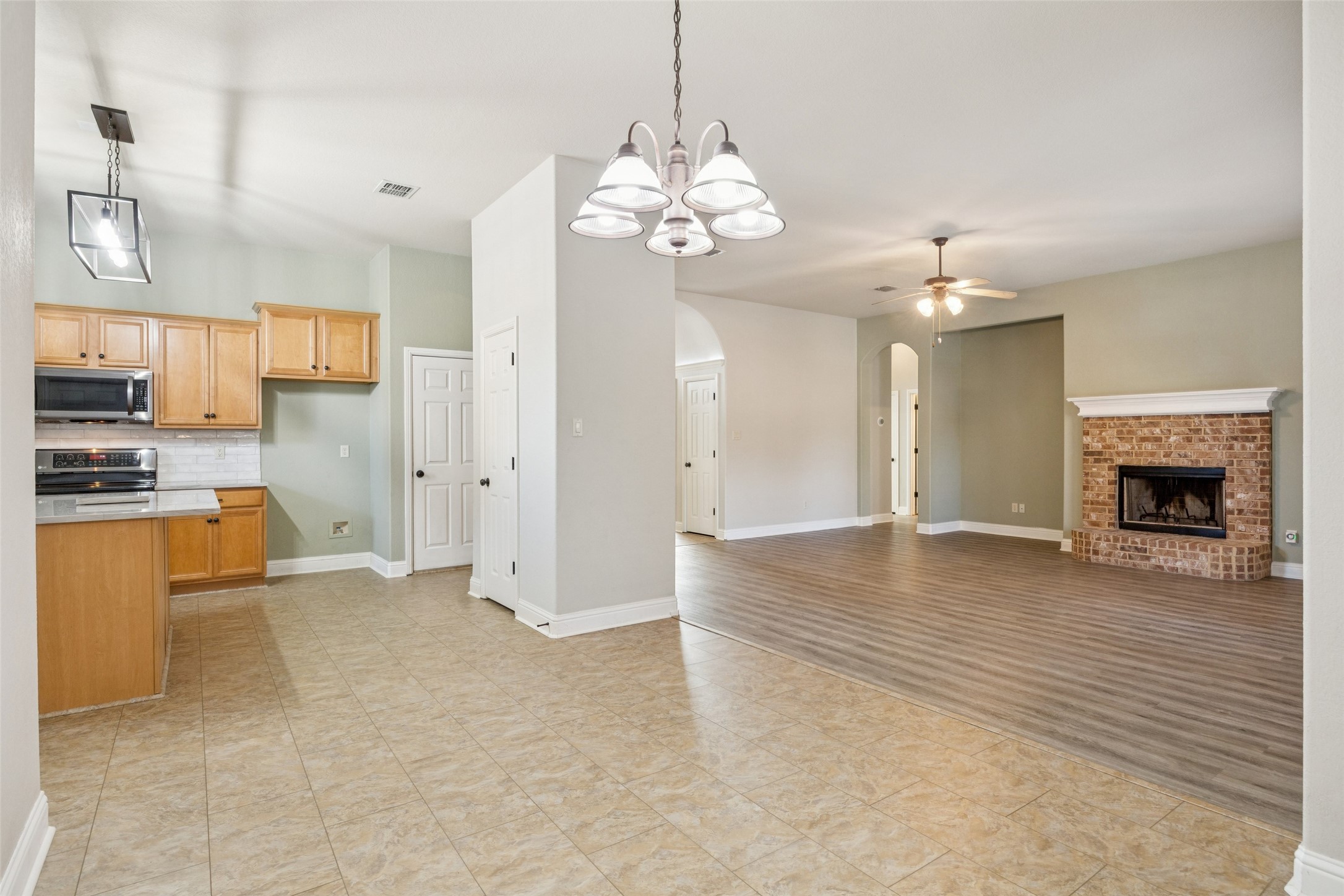 100 Lorient Drive Mansfield TX 76063