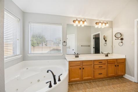 100 Lorient Drive Mansfield TX 76063
