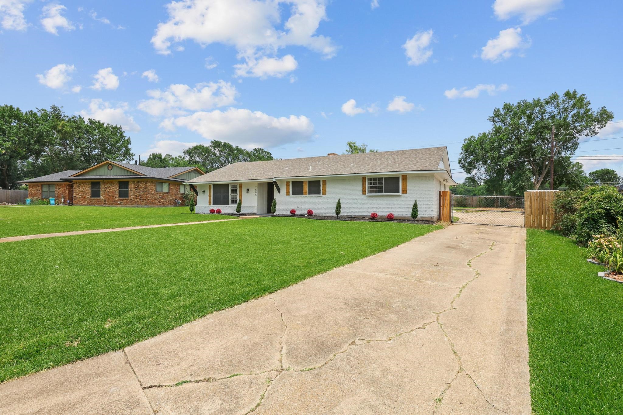 2505 Meadows Lane Sherman TX 75092