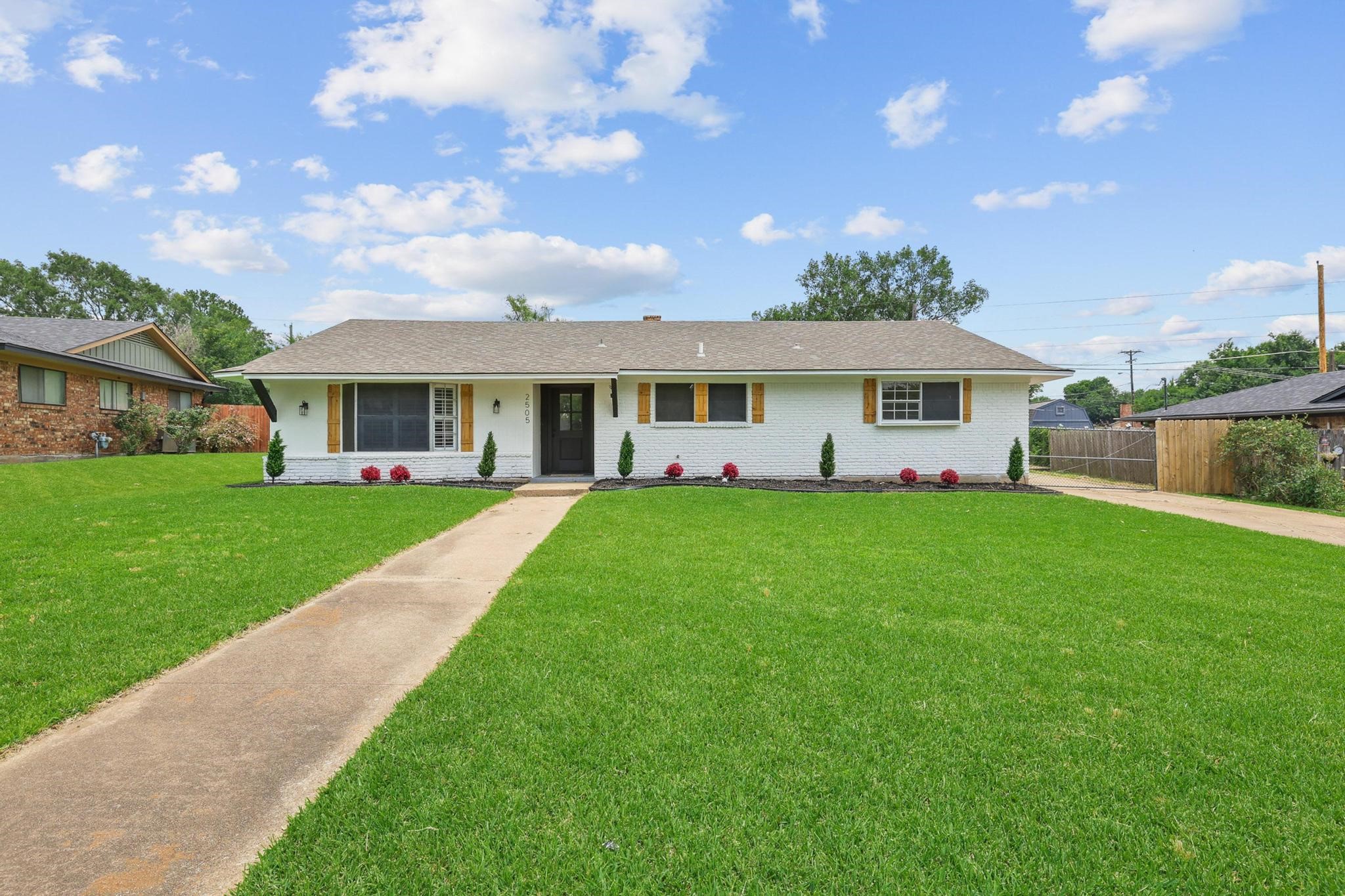 2505 Meadows Lane Sherman TX 75092