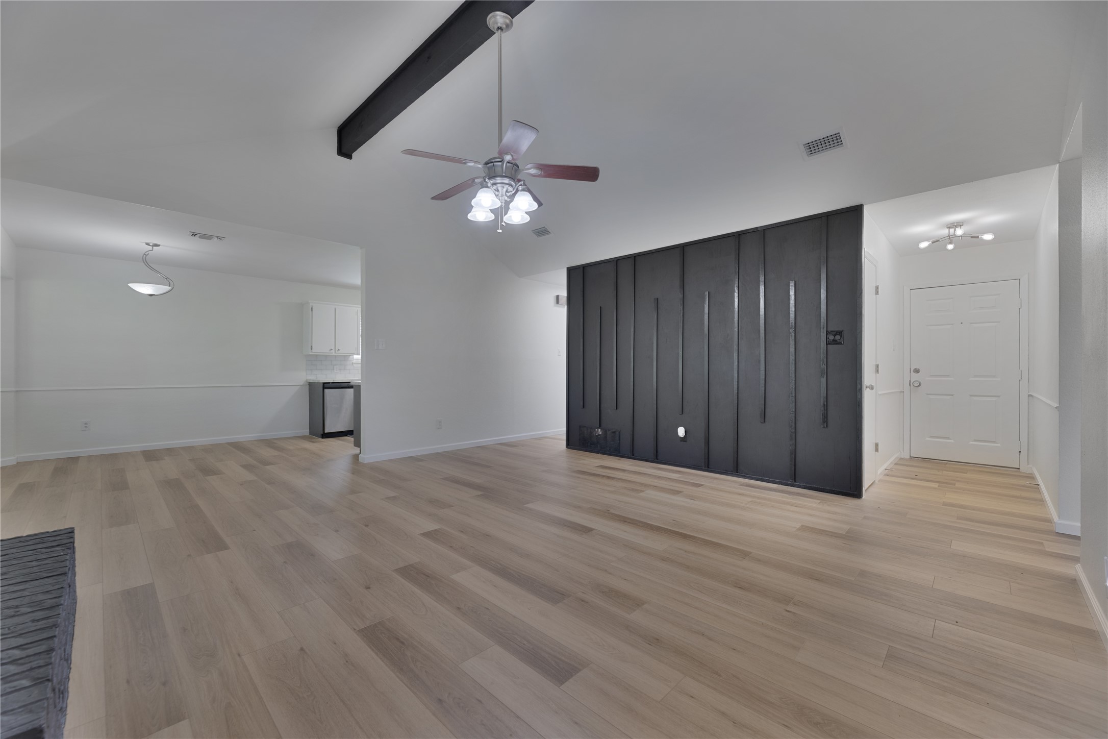 2944 Whispering Creek Lane Burleson TX 76028