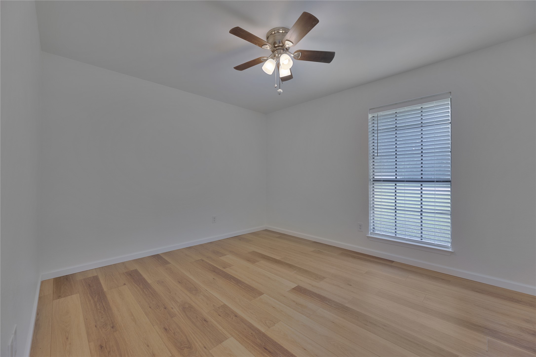 2944 Whispering Creek Lane Burleson TX 76028