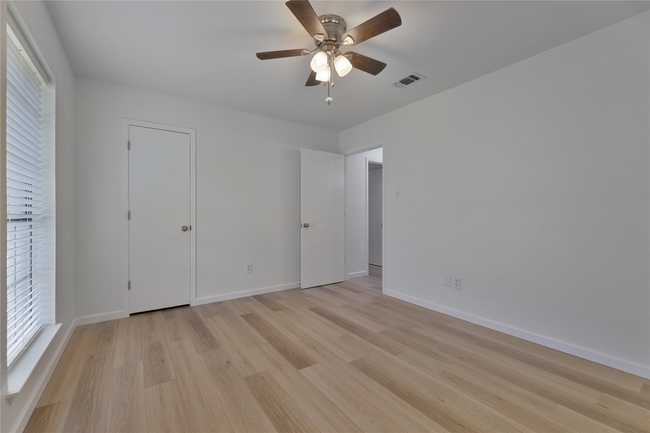 2944 Whispering Creek Lane Burleson TX 76028
