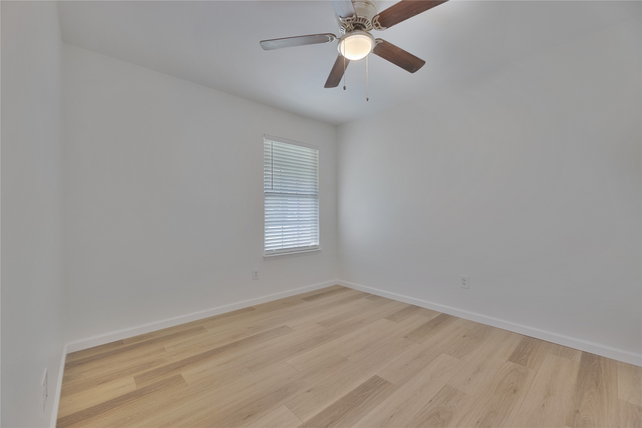 2944 Whispering Creek Lane Burleson TX 76028