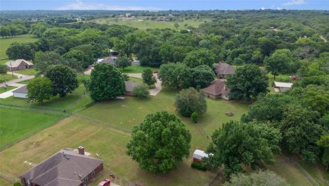2944 Whispering Creek Lane Burleson TX 76028