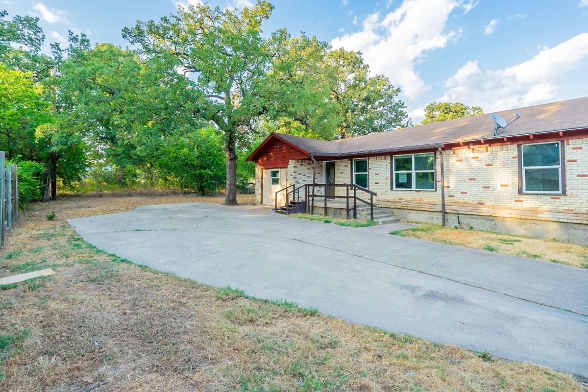 13015 Twin Oaks Drive Balch Springs TX 75180