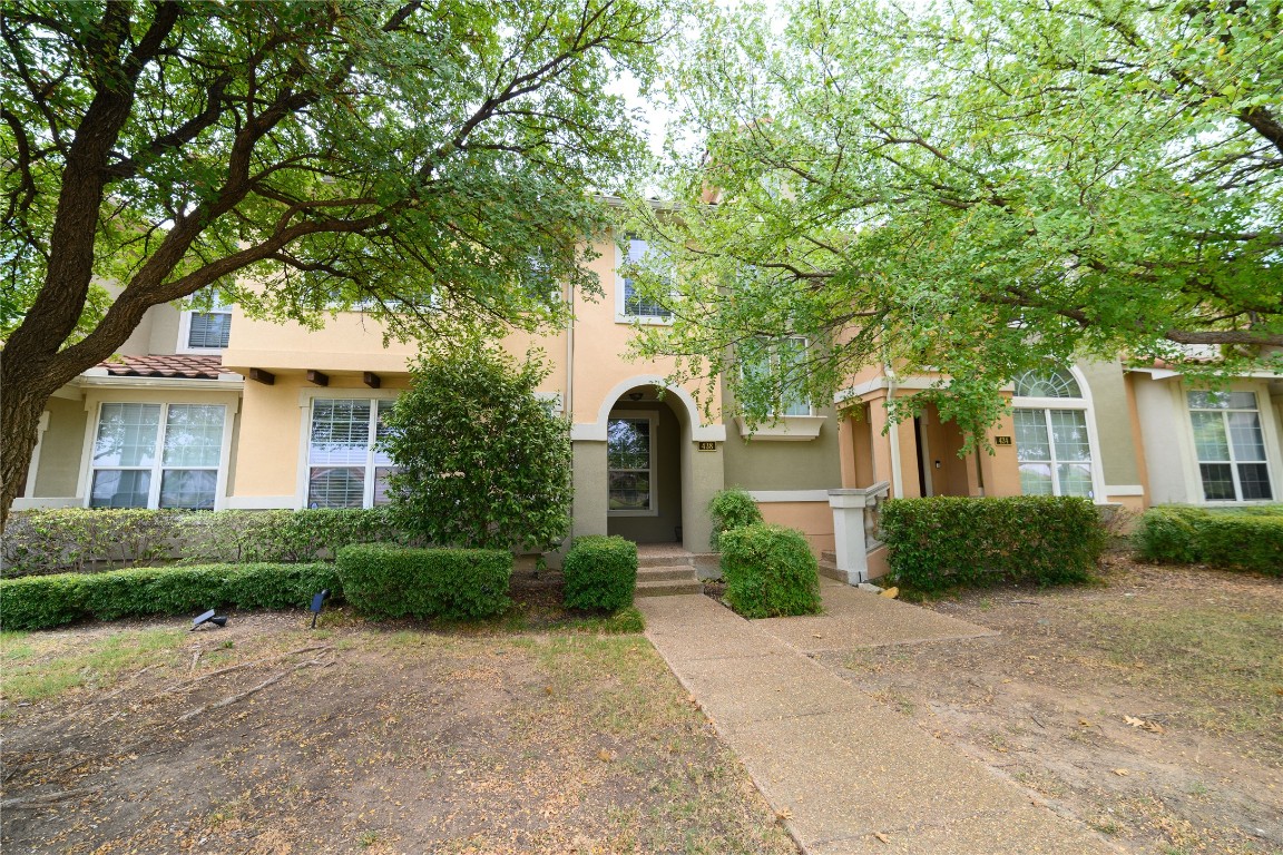 438 La Villita Boulevard Irving TX 75039