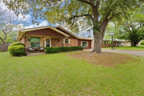 1212 Lynnwood Drive Cleburne TX 76033