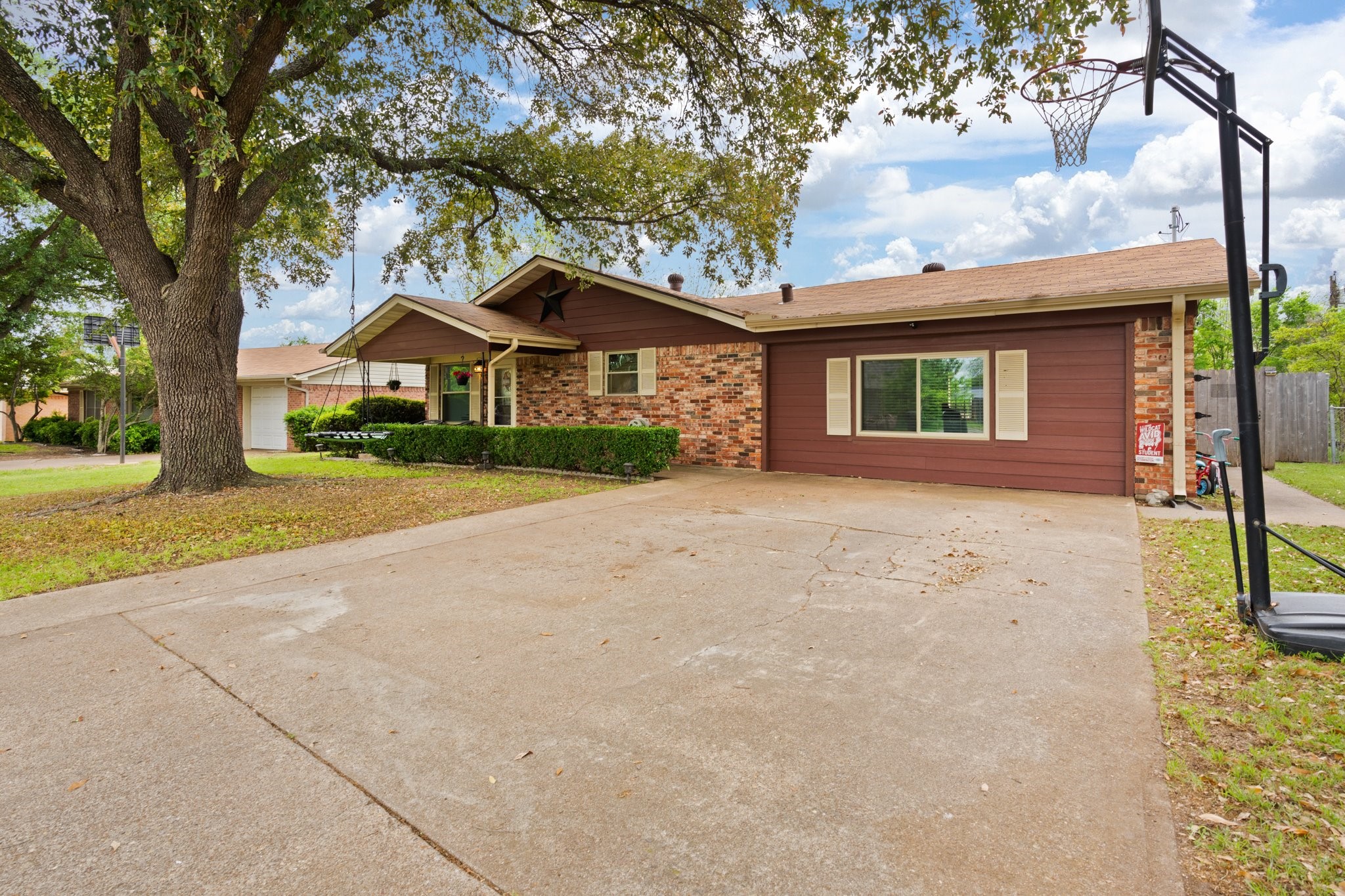 1212 Lynnwood Drive Cleburne TX 76033