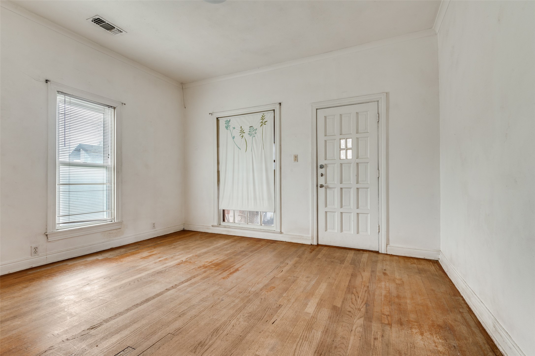 1001 Sunset Avenue Dallas TX 75208