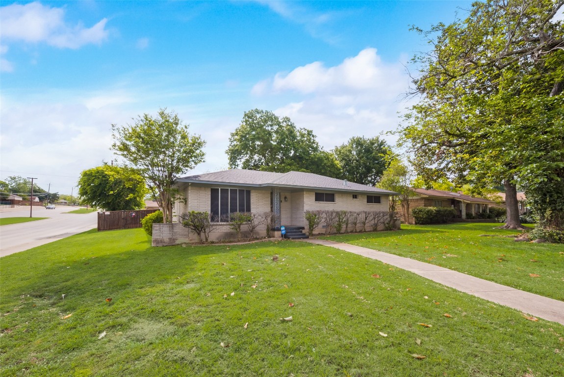 840 Misty Glen Drive Desoto TX 75115