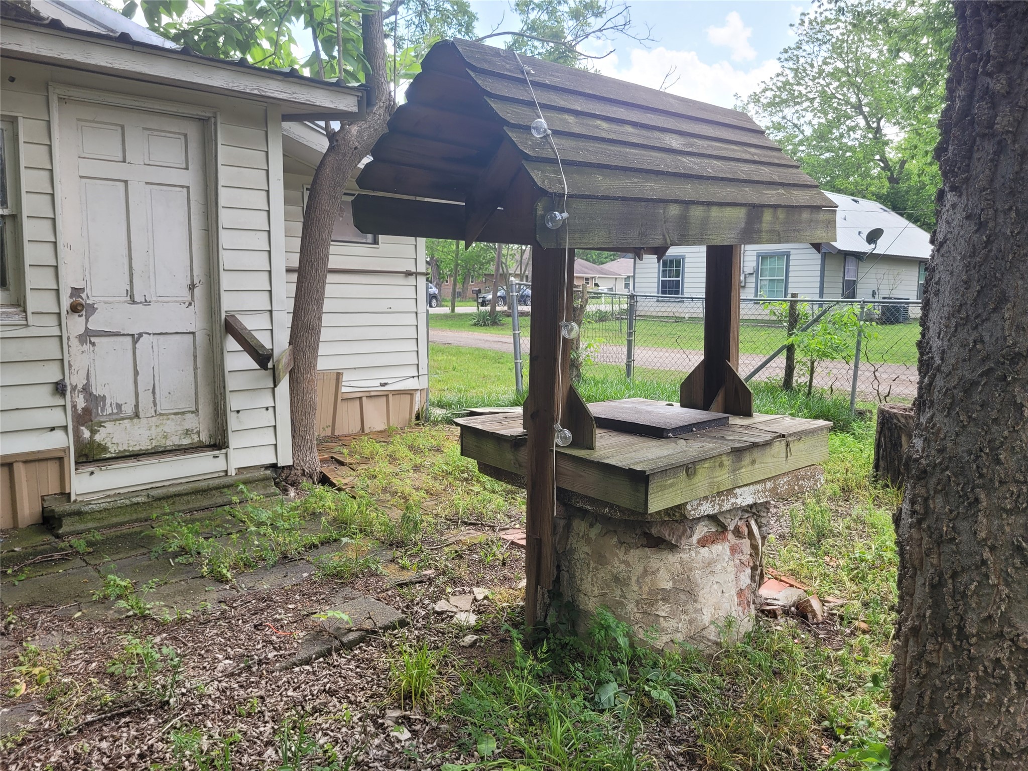 384 Monroe Deport TX 75435