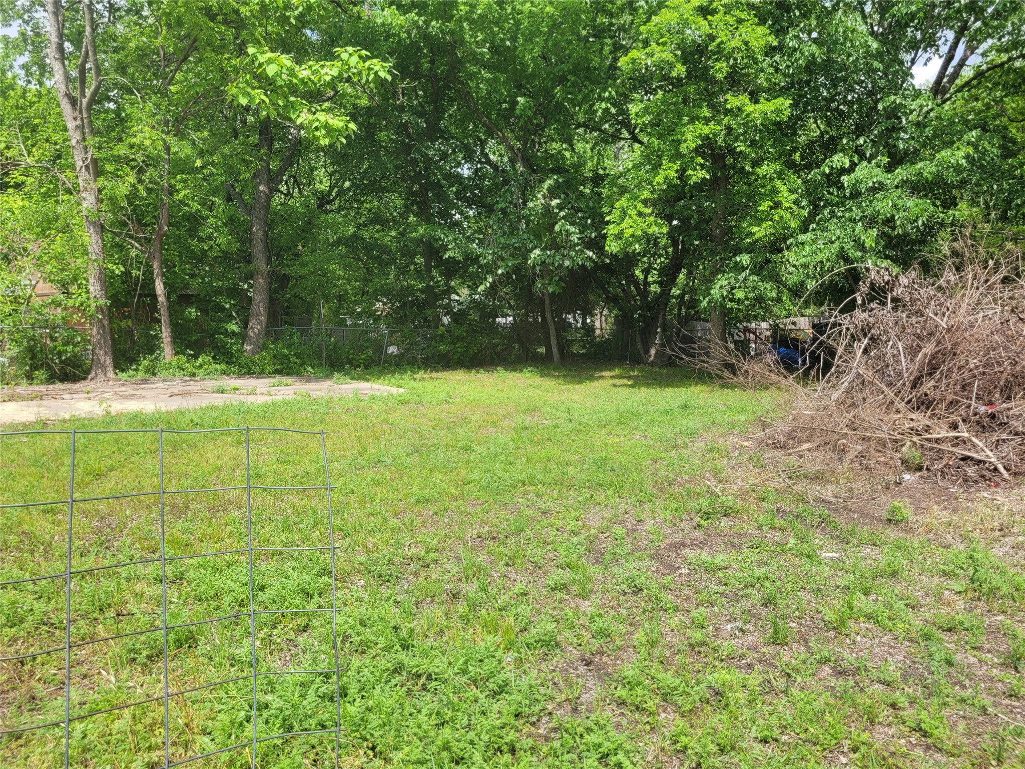 384 Monroe Deport TX 75435