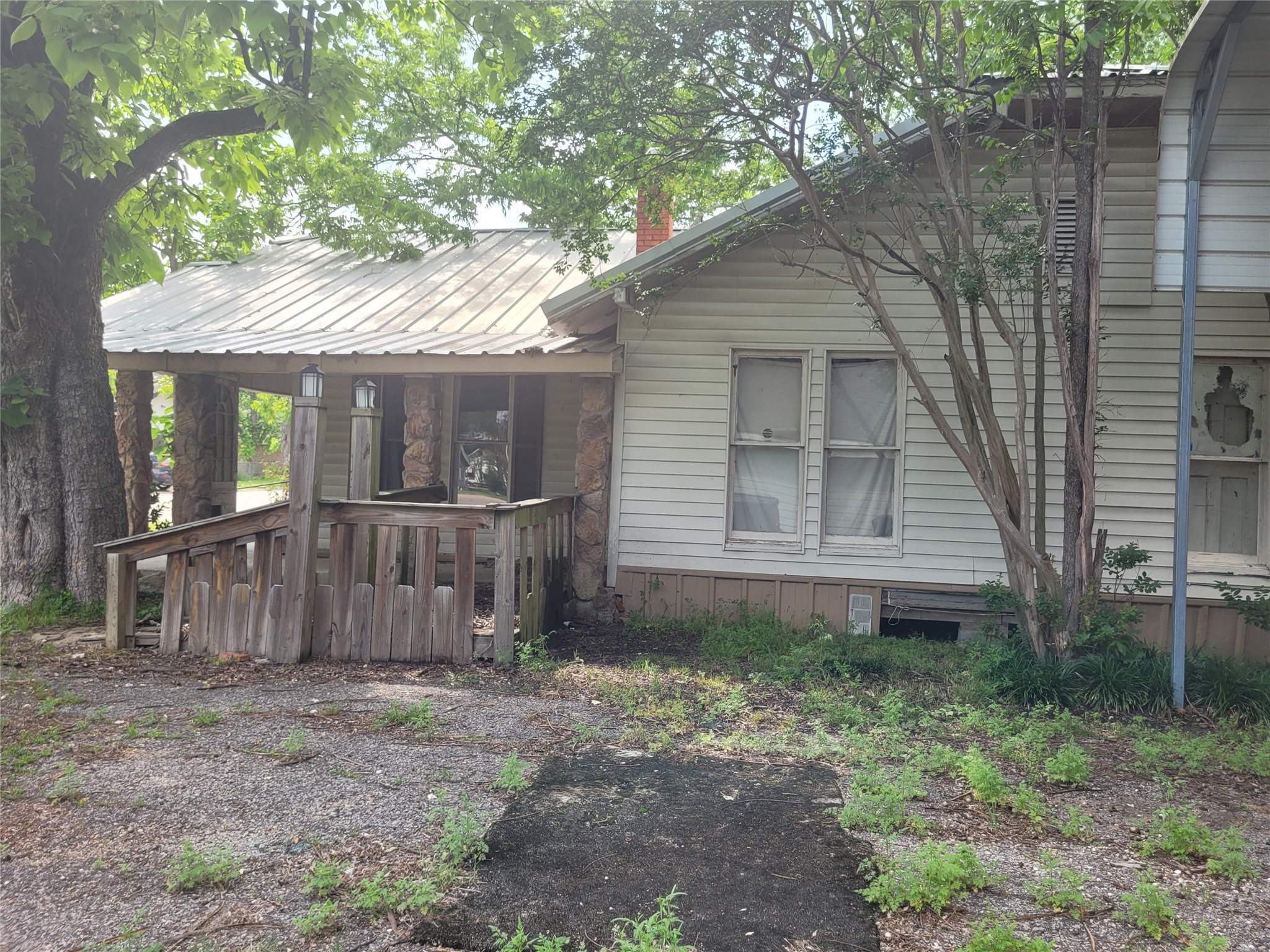 384 Monroe Deport TX 75435