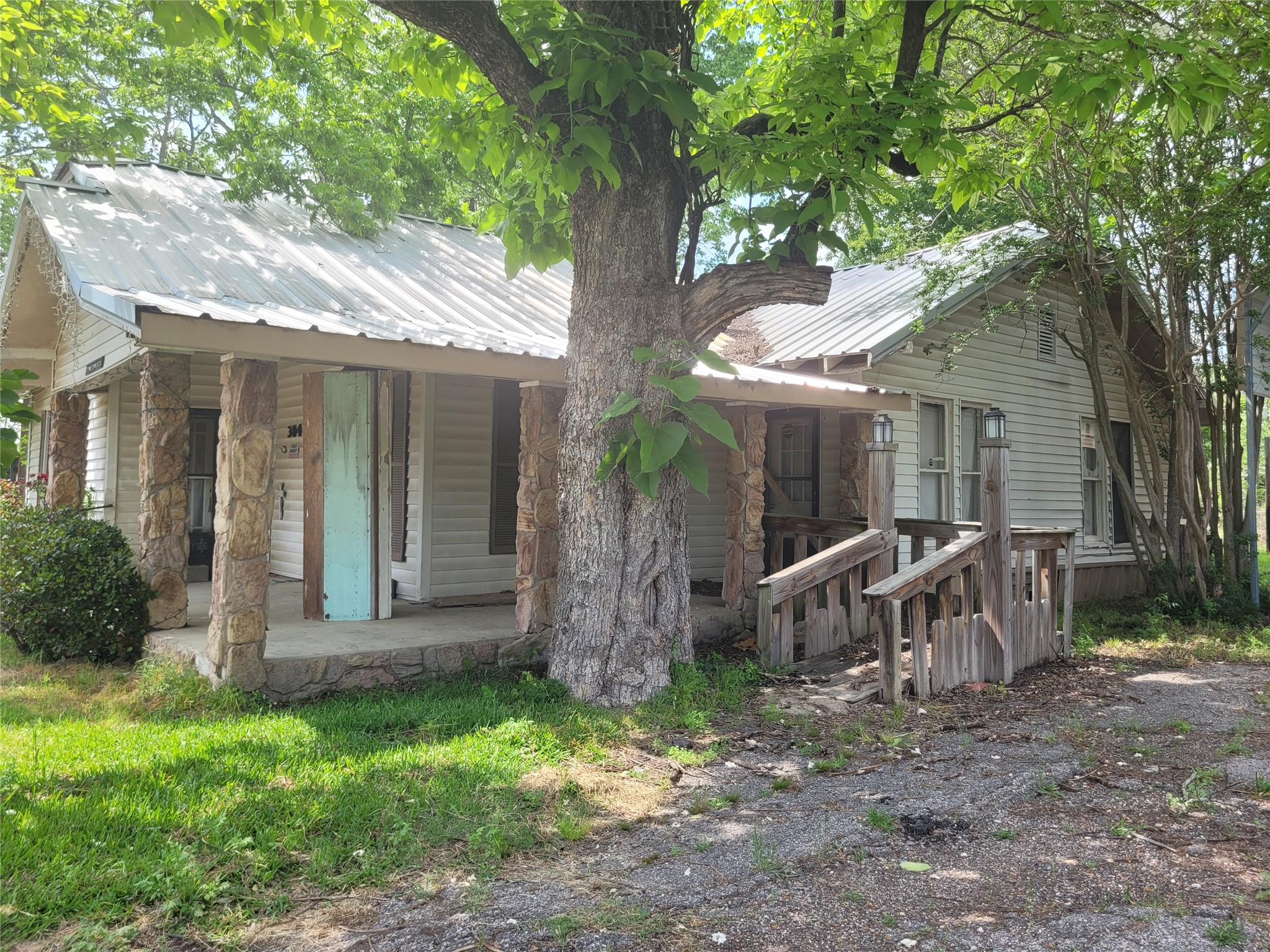 384 Monroe Deport TX 75435