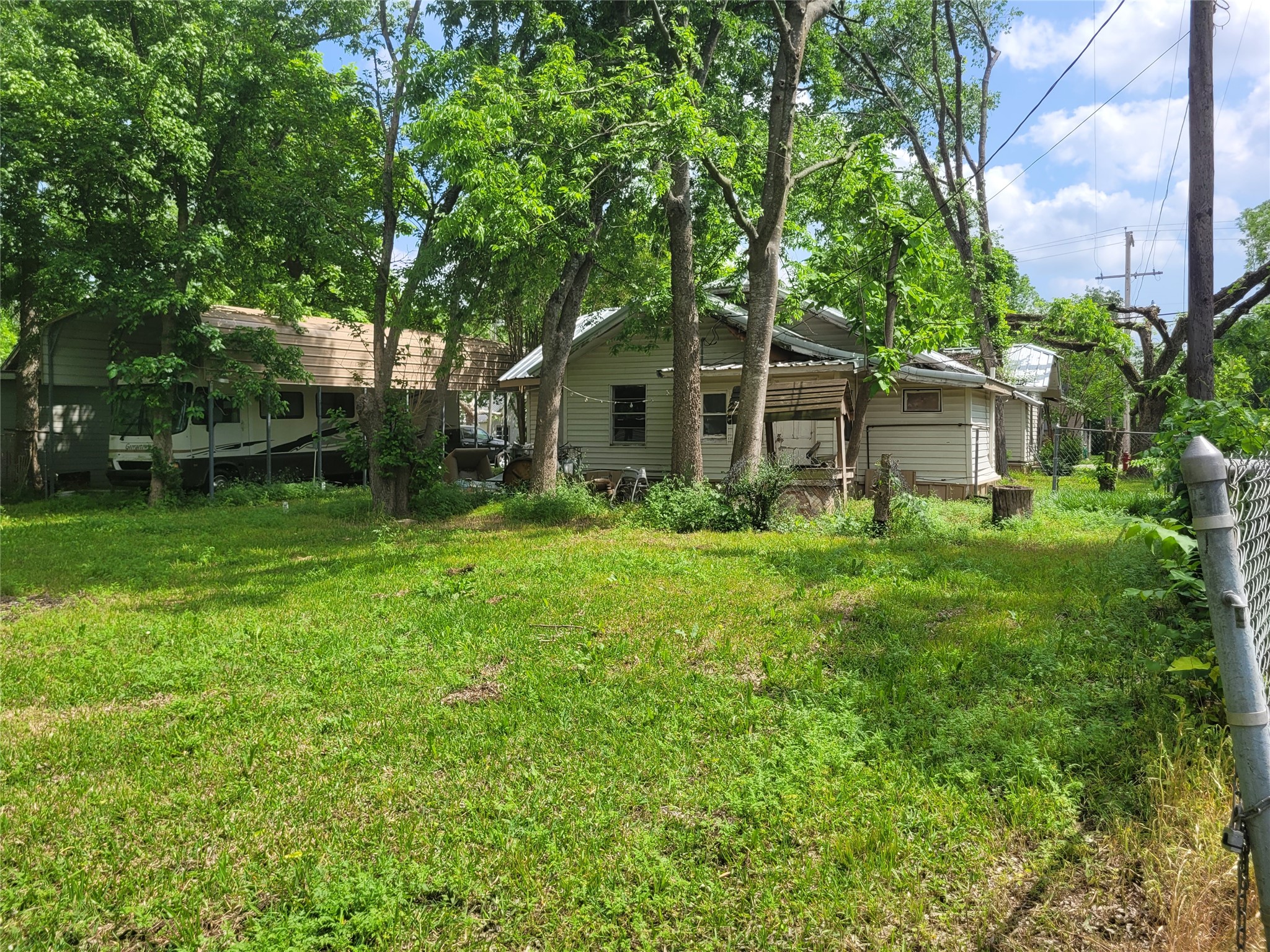 384 Monroe Deport TX 75435