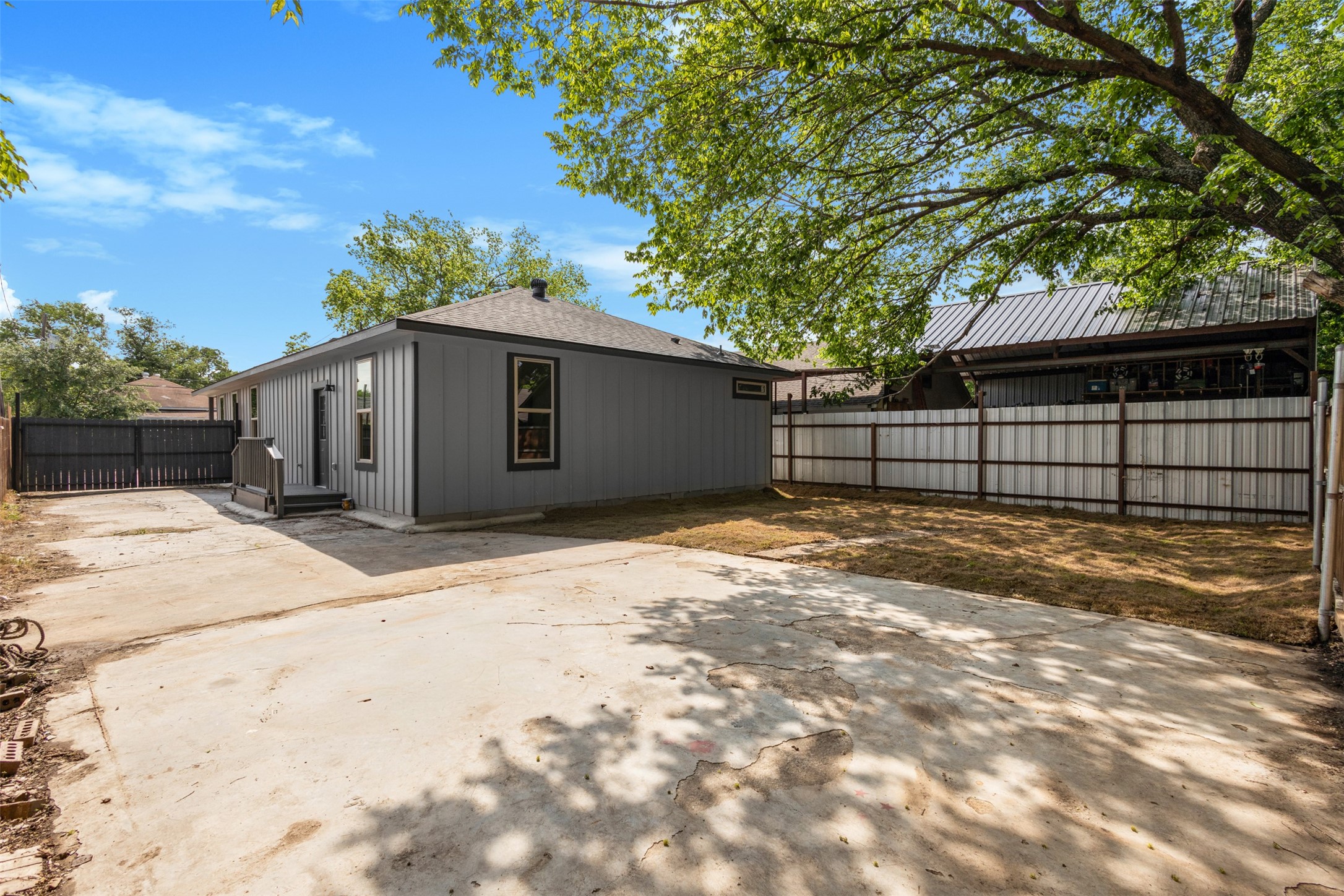715 Ezekial Avenue Dallas TX 75217
