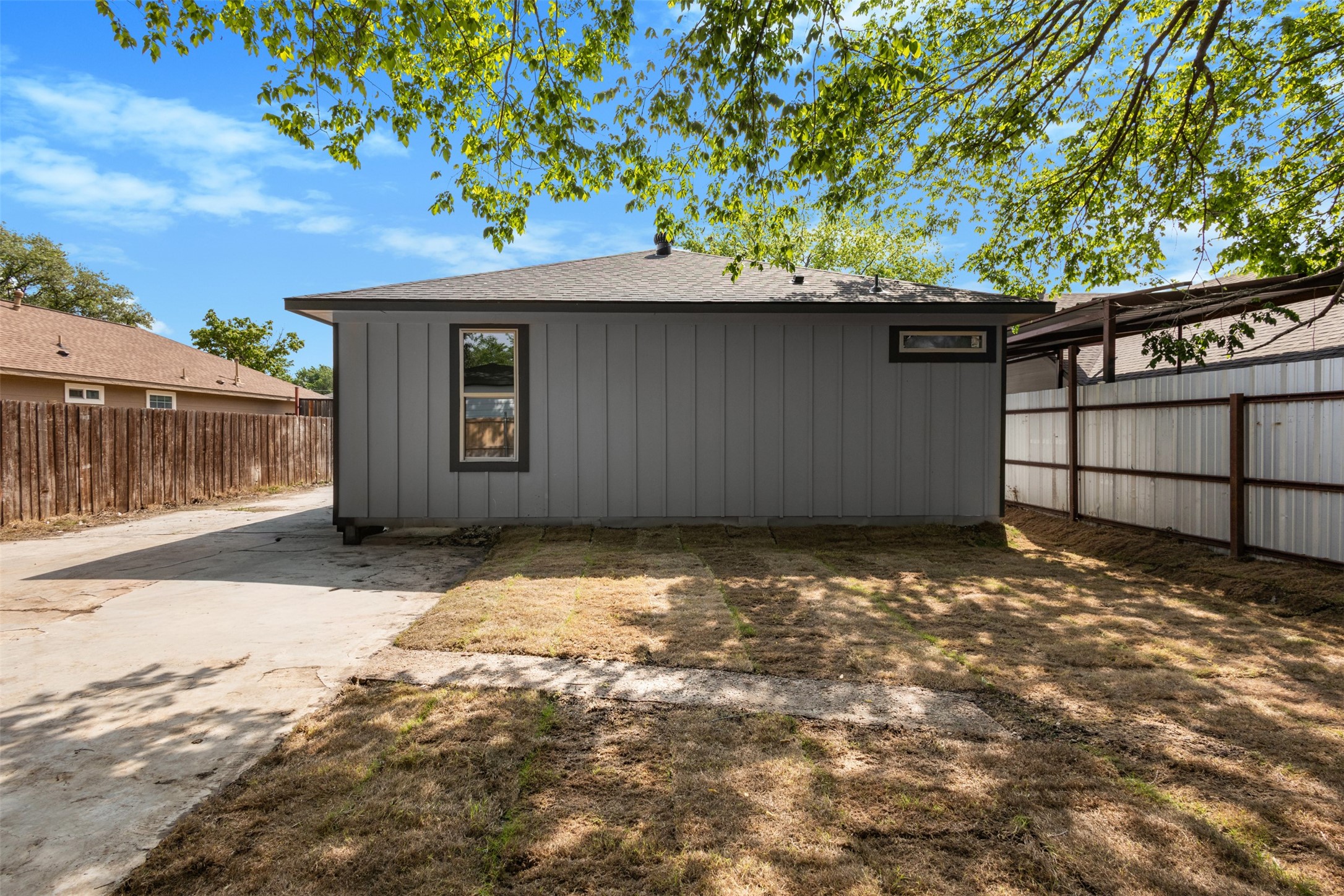 715 Ezekial Avenue Dallas TX 75217