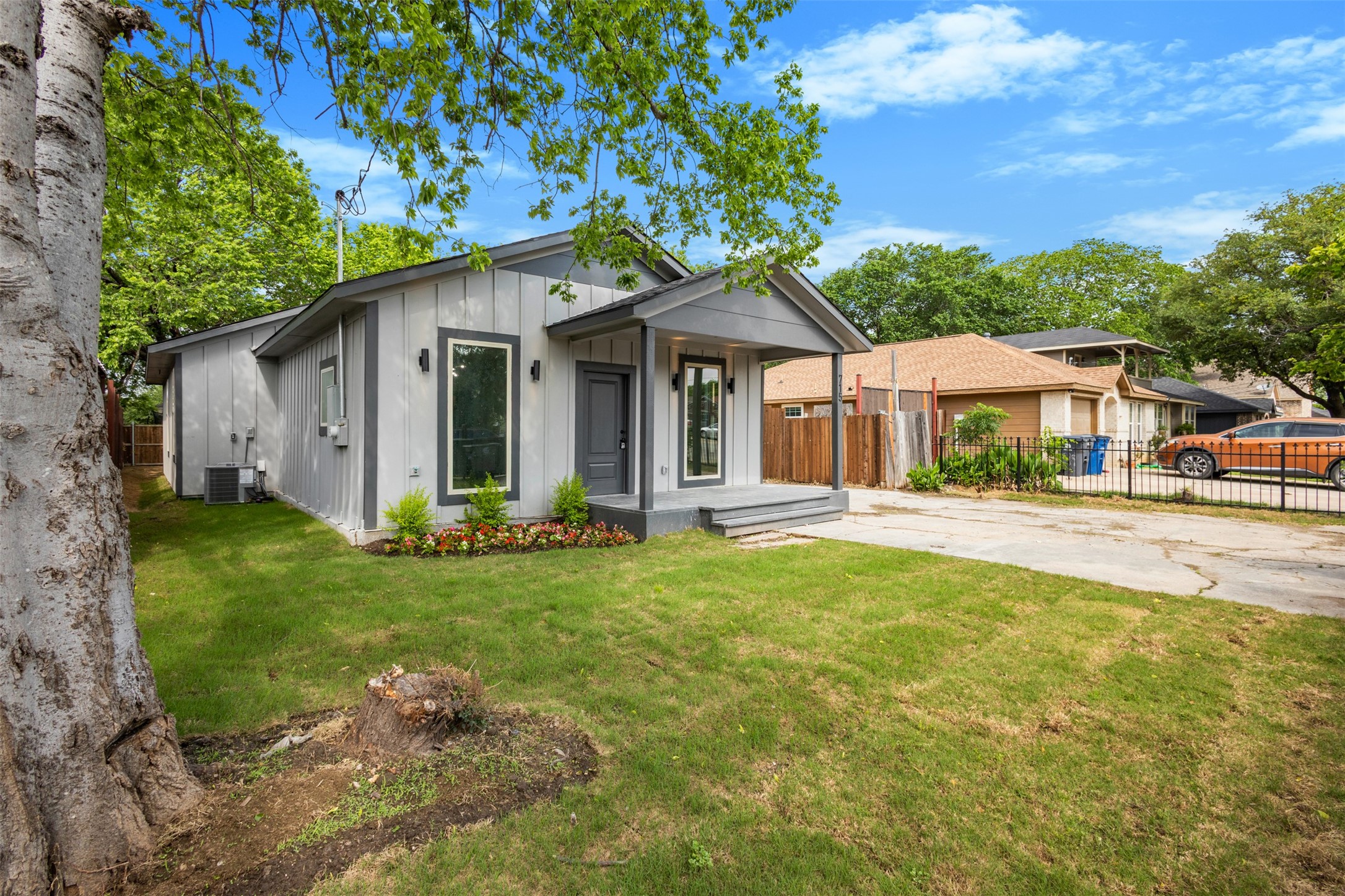 715 Ezekial Avenue Dallas TX 75217