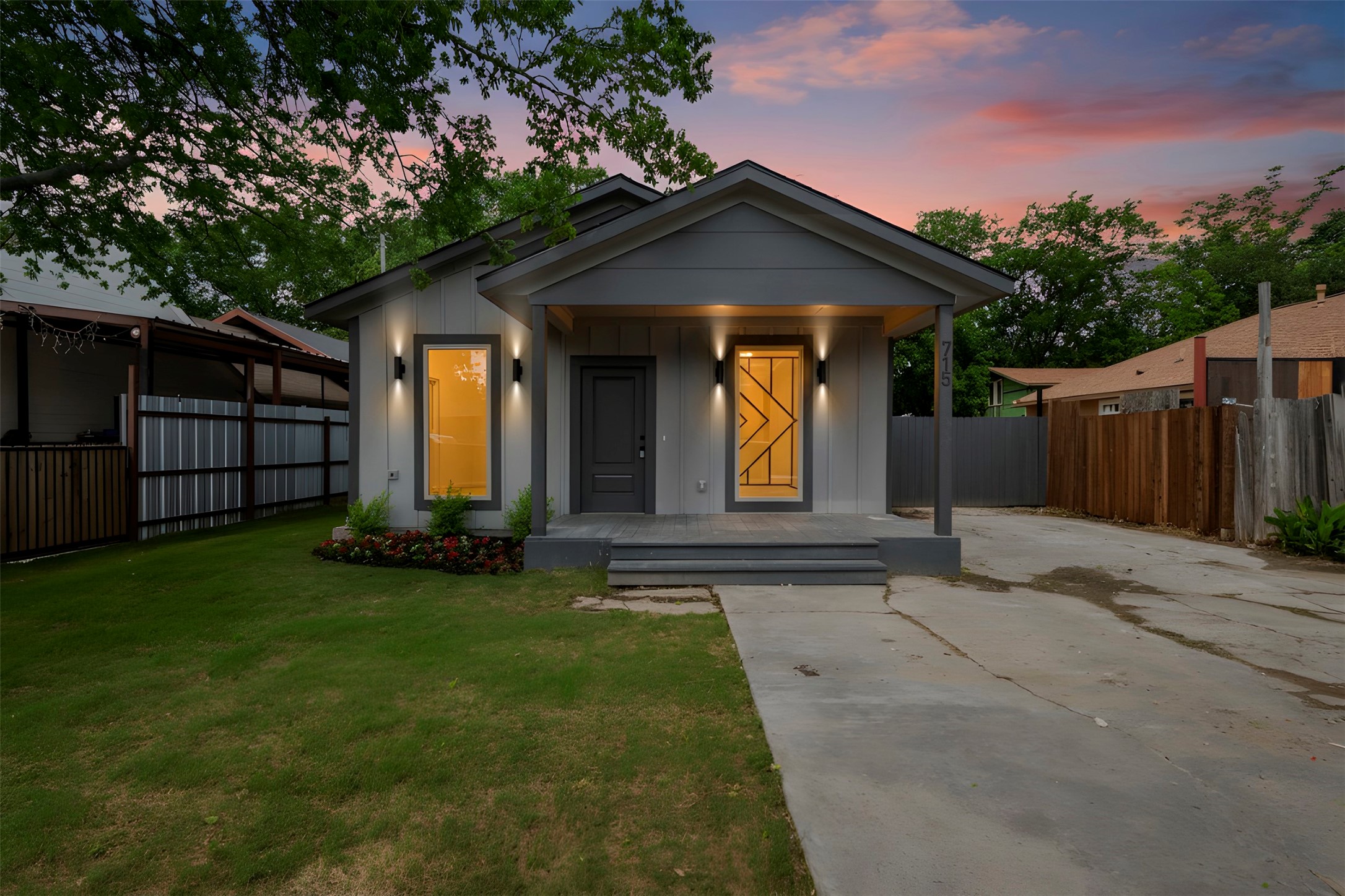 715 Ezekial Avenue Dallas TX 75217