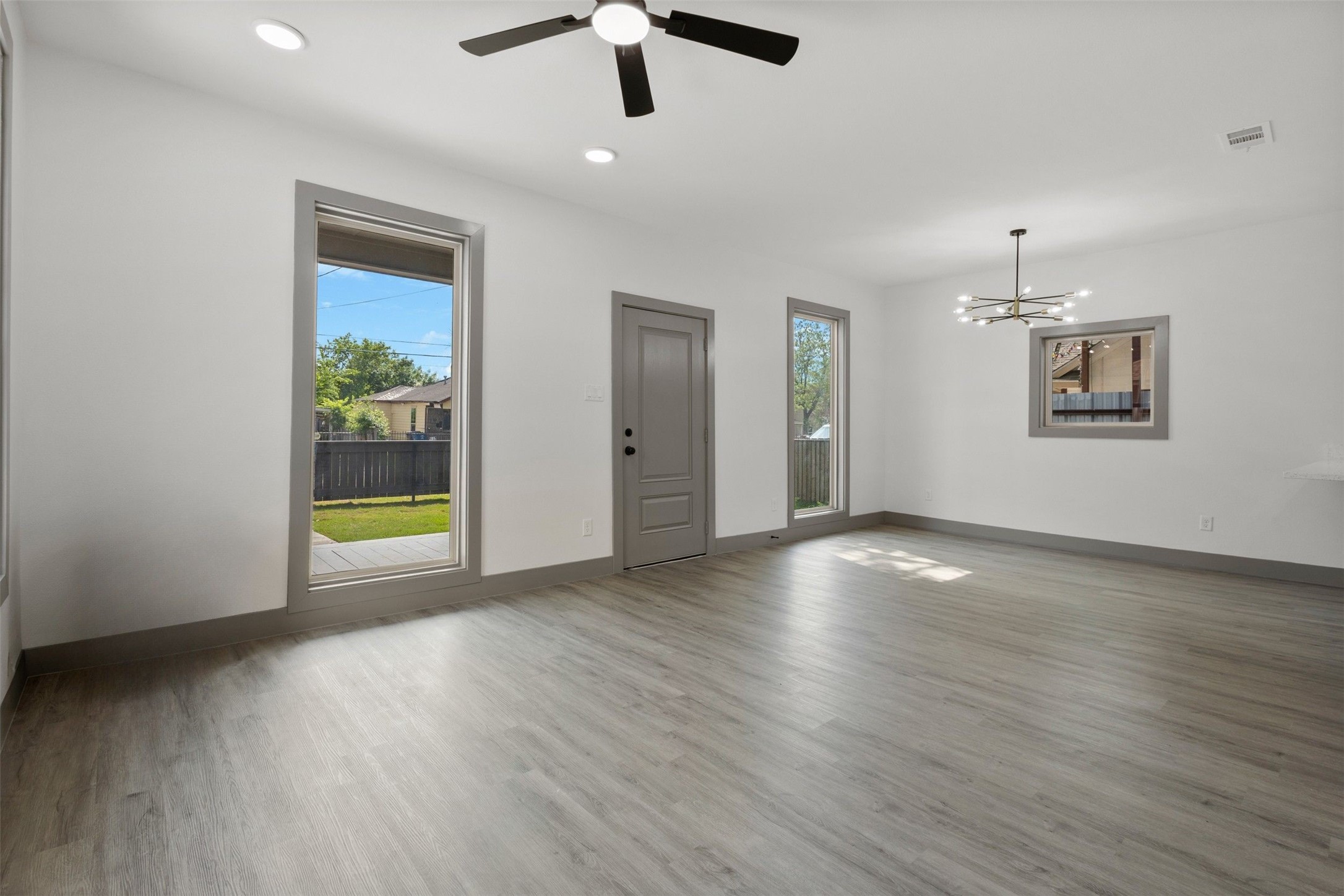 715 Ezekial Avenue Dallas TX 75217