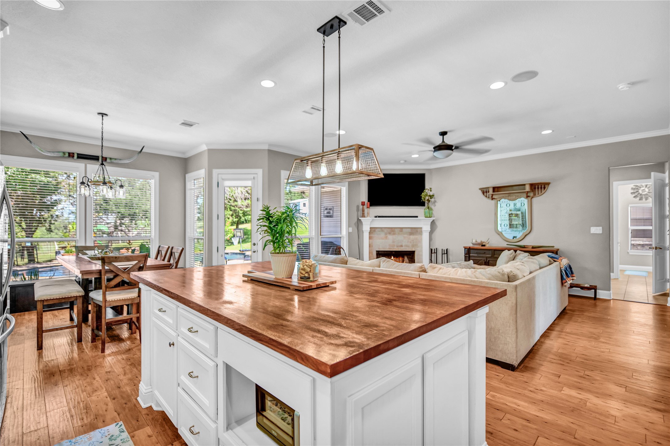 177 Horizon Circle Azle TX 76020