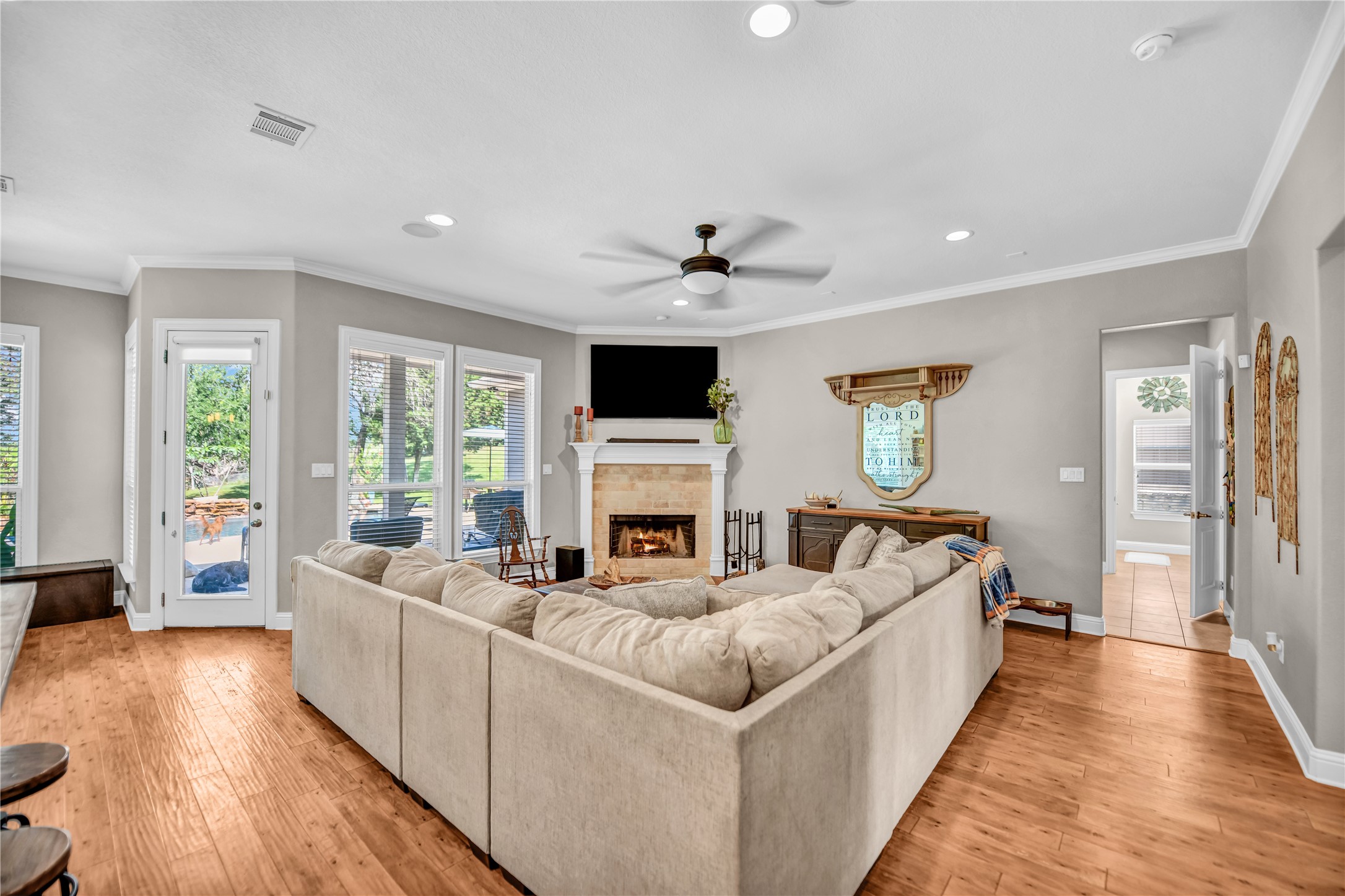 177 Horizon Circle Azle TX 76020