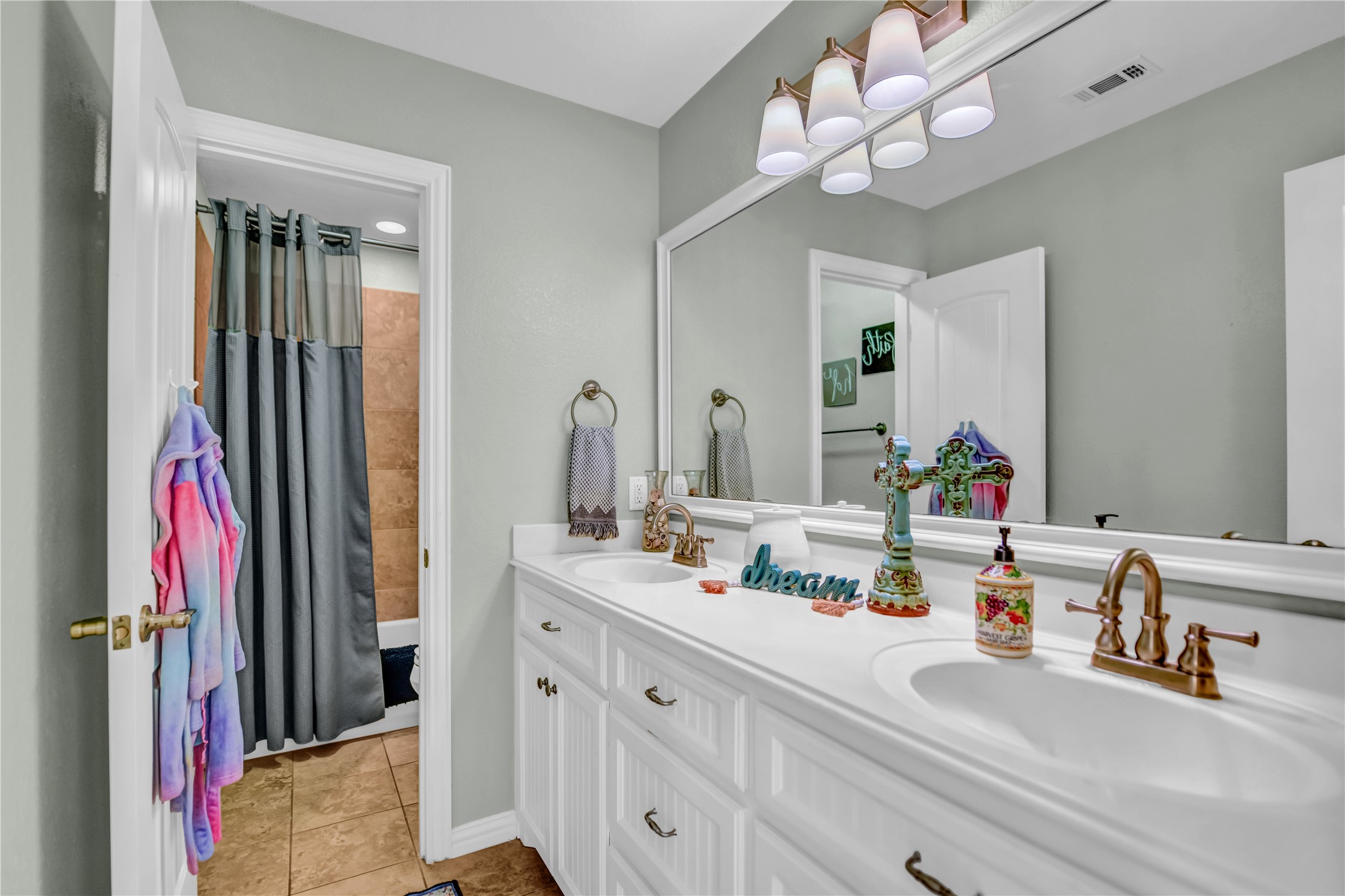 177 Horizon Circle Azle TX 76020
