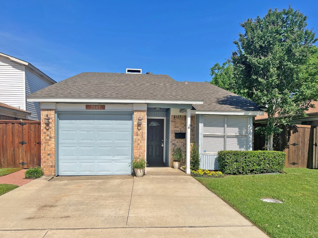 2009 Via Corona Carrollton TX 75006
